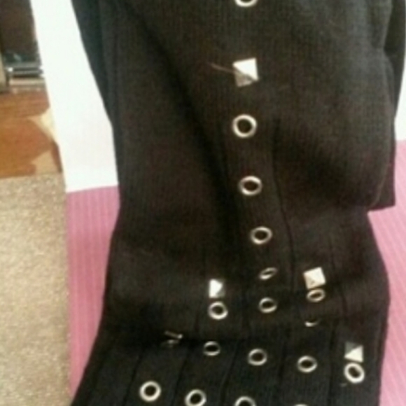 Bisou Bisou Knit Scarf Black with Silvertone Accent NEW - Picture 4 of 6